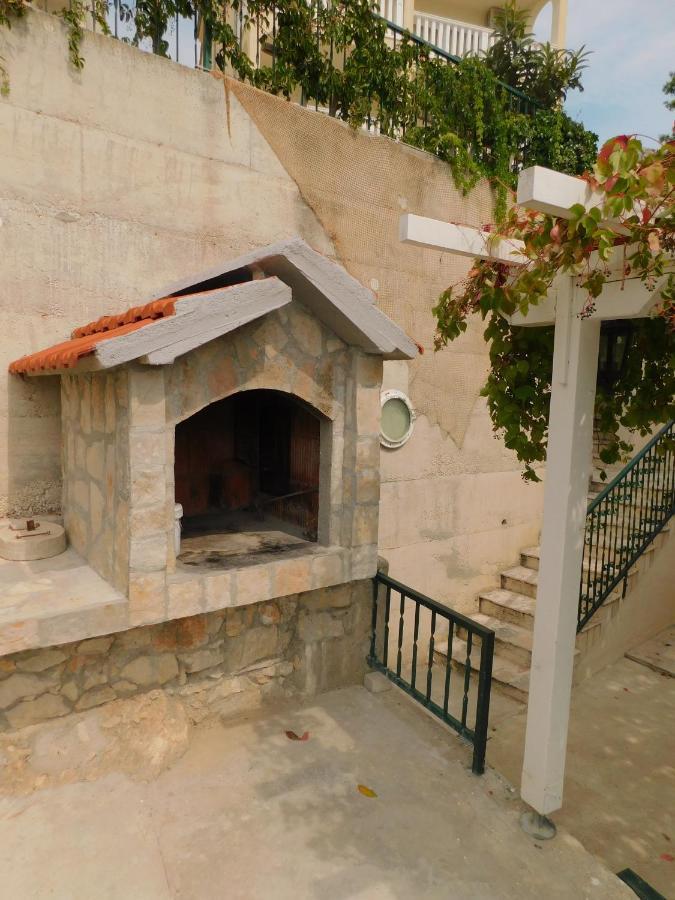 Apartment Lejo Йесенице Екстериор снимка